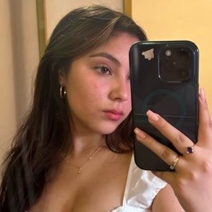 Meet your Posher, Nadia